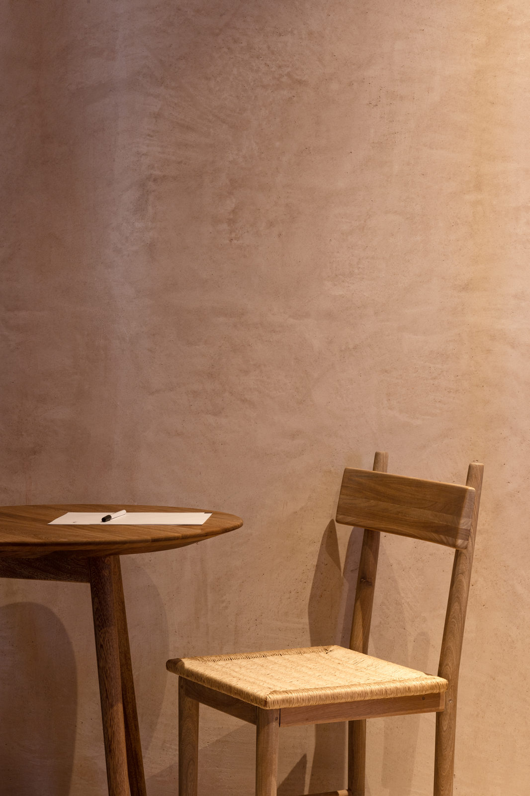Casa Antonieta: Silla de palma y mesa de macuil