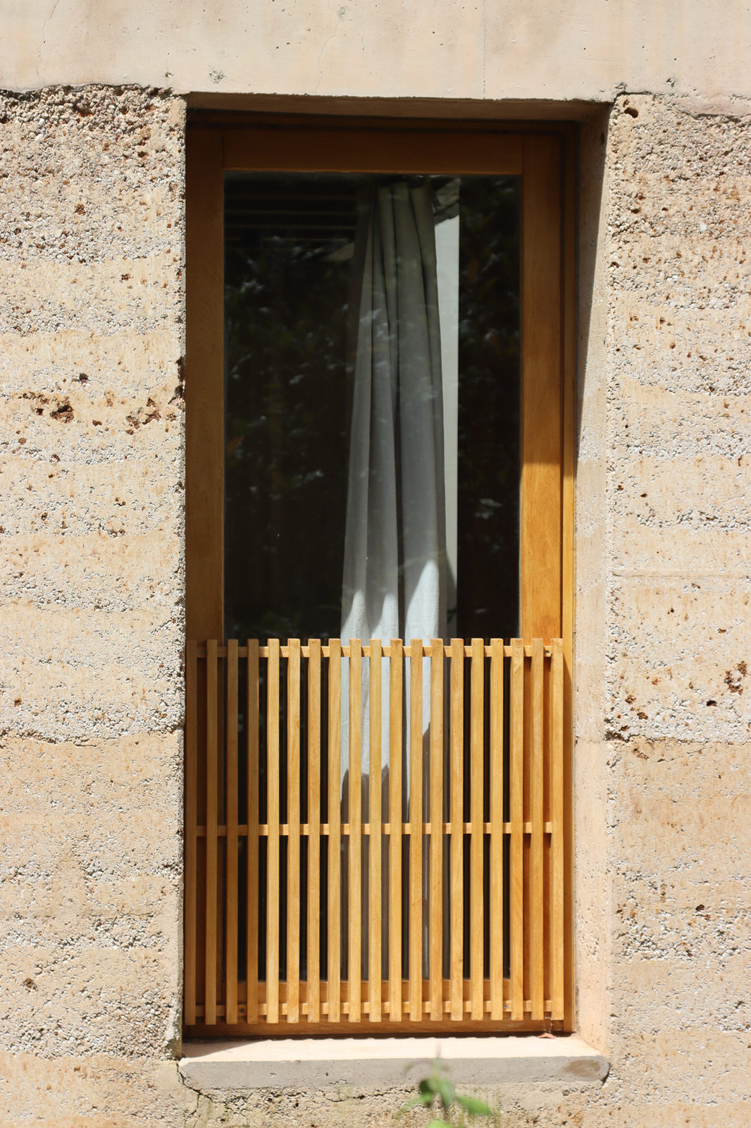 Casa Catarina: Ventanas de madera maciza